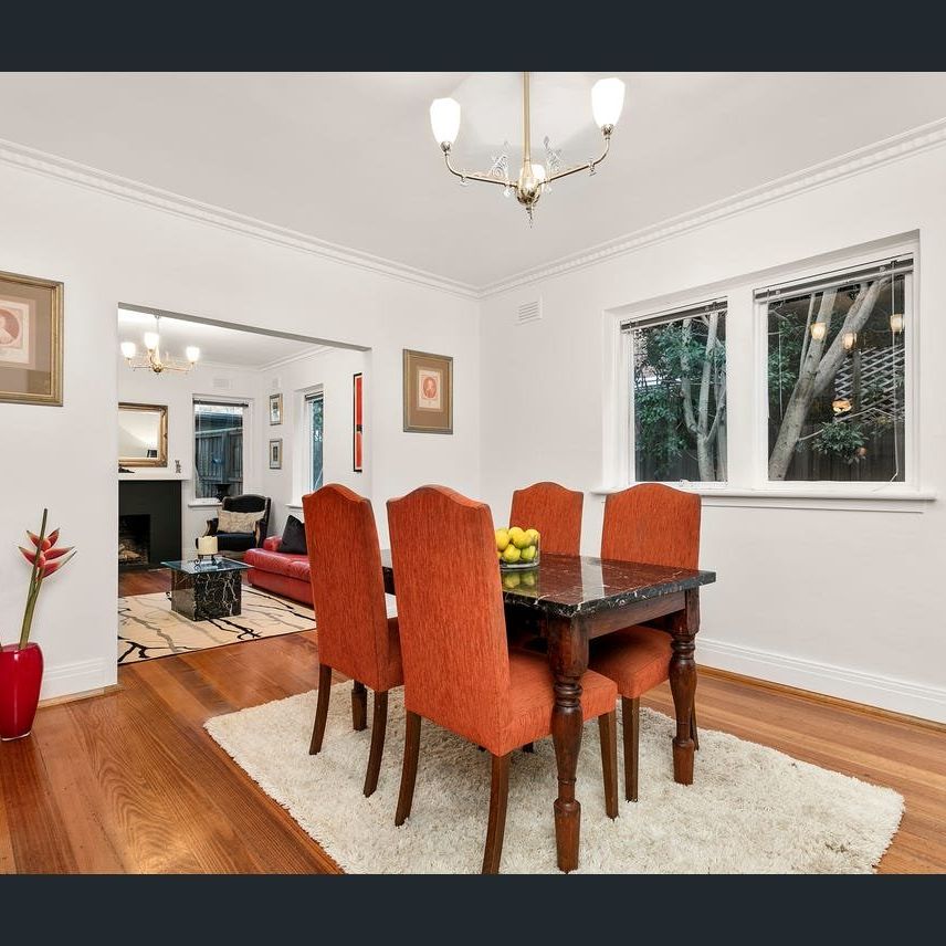 Fabulous Art Deco Townhouse - Photo 1
