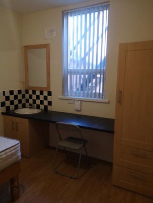 Unit 2, 34 University Avenue, Belfast, BT7 1GX - Photo 1