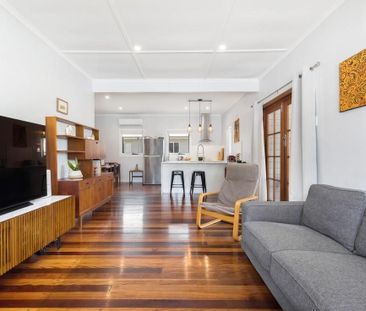 8 Holberton Street, Zillmere QLD 4034 - House For Rent | Domain - Photo 2