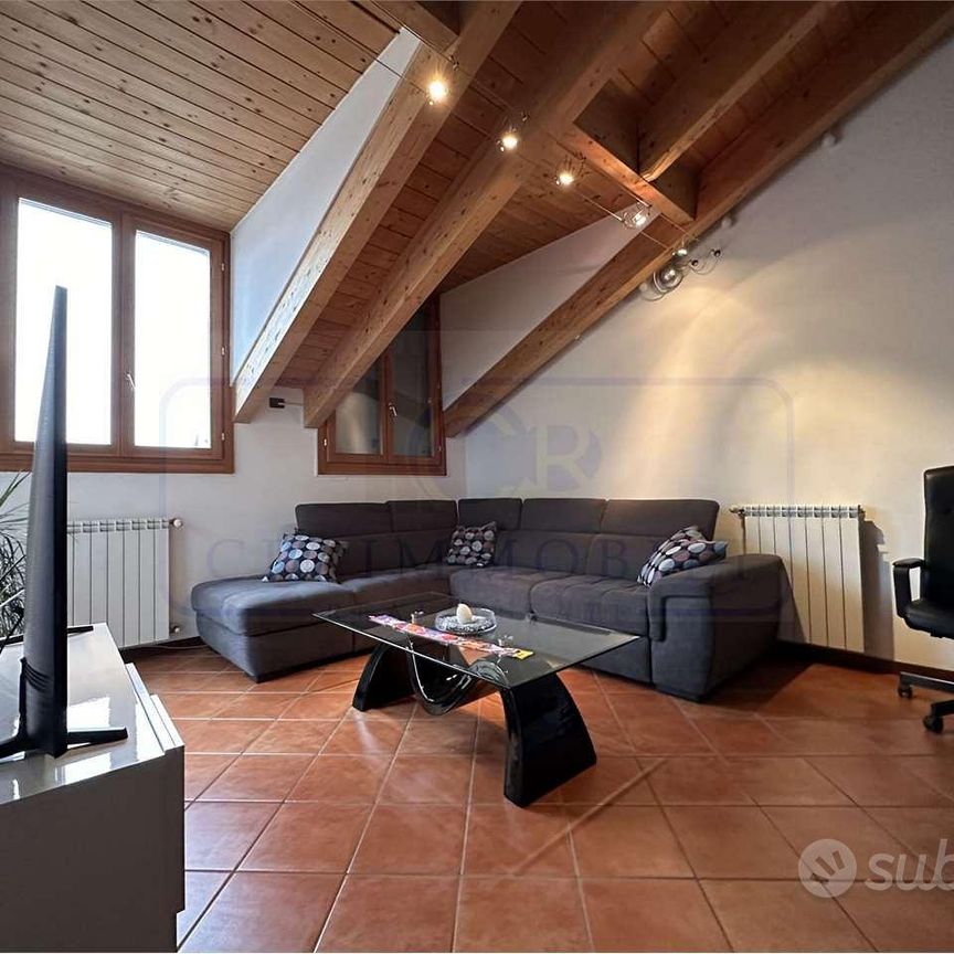 MANSARDA ARREDATA IN CENTRO - Foto 1