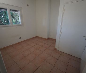 LE MUY - Appartement T2/T3 d'une superficie de 41m2, - Photo 2