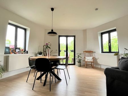 Hedendaags 2 slpk-appartement met balkon - Foto 4