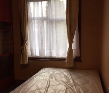 5 Bed Semi-Detached House, Berkshire Gardens, N13 - Photo 5