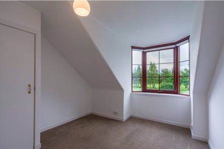 5 bedroom detached house to rent - Photo 4