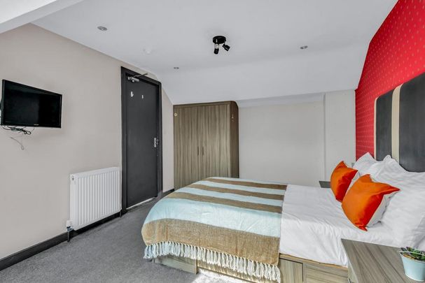 1 bedroom in a house share to rent - Photo 1