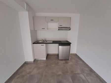Location Appartement 2 pièces 46m² PERPIGNAN 66000 - Photo 2