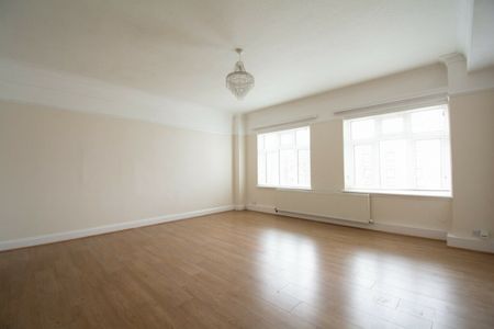 Lovely 2 bed Flat available now! - Photo 5