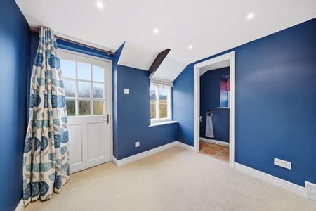 4 bedroom detached house to rent - Photo 4