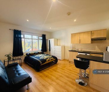 Studio to rent - Photo 3