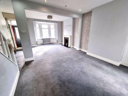 3 bedroom semi-detached house to rent - Photo 5