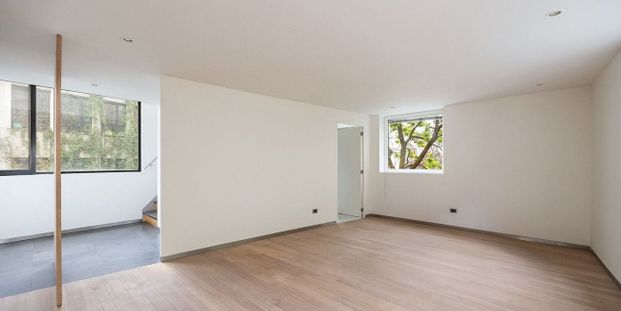 Woning te huur in Antwerpen voor € 2.750 met 3 slaapkamers - Foto 1