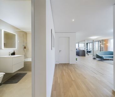 Moderne 5.5-Zimmer Wohnung in Neuhausen - möbliert - Photo 2