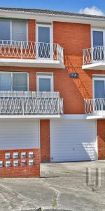 TOP FLOOR UNIT - Photo 4