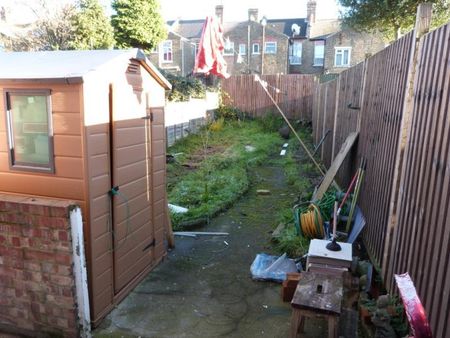 2 bedroom terraced house to rent - Photo 4