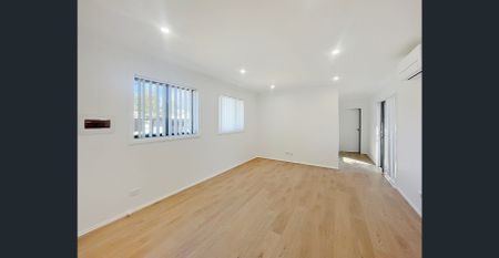 MOVE IN BEFORE CHRISTMAS – 1 WEEK FREE RENT! - Photo 2