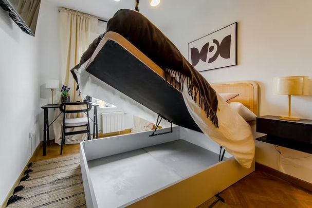 Calle del Oriana, Madrid, Community of Madrid 28045 - Foto 1