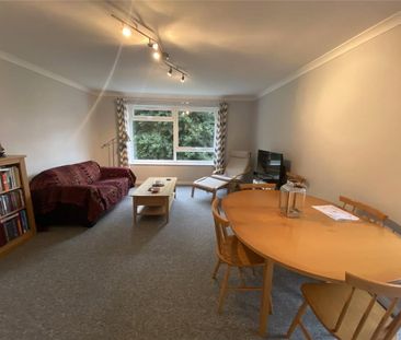 A well-presented 2 double bedroom, 2 bathroom 1st floor apartment i... - Photo 1