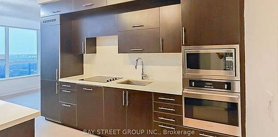 Yonge & Sheppard Fully Furnished 2Bdrm +Den Lrg Windows 1Parking - Photo 2