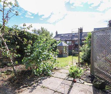 2 bedroom Terraced House to rent - Photo 3