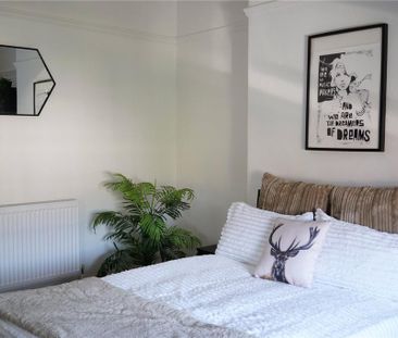 6 bedroom semi-detached house to rent - Photo 4