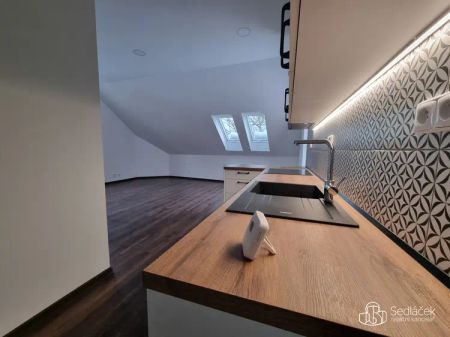Pronájem moderního bytu 3+kk s terasou v centru města - Photo 3
