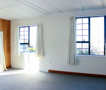 COMFORTABLE LIVING - Photo 1