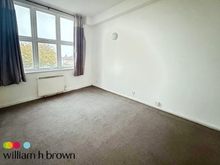 Stanford House, East Tilbury, Princess Margaret Road - Photo 4