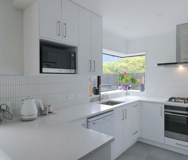 WELL PRESENTED TWO BEDROOM HOME IN AVALON - Photo 4