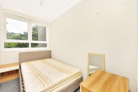 4 bedroom apartment to rent - Photo 3