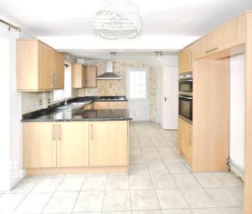 3 bedroom end of terrace house to rent - Photo 3