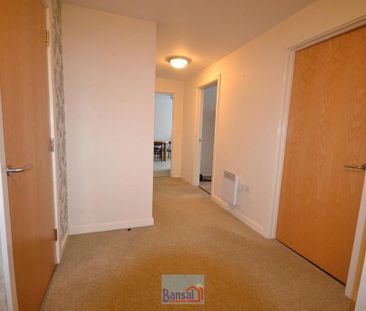 2 bedroom flat to rent - Photo 2