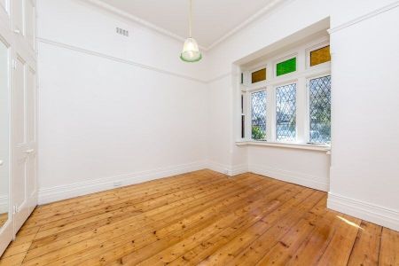 68 Page Street, Albert Park VIC 3206 - House For Rent | Domain - Photo 3