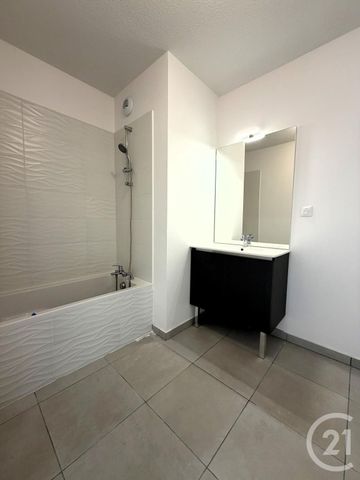 Location Appartement 3 pièces 65m² ST VINCENT DE TYROSSE 40230 - Photo 4