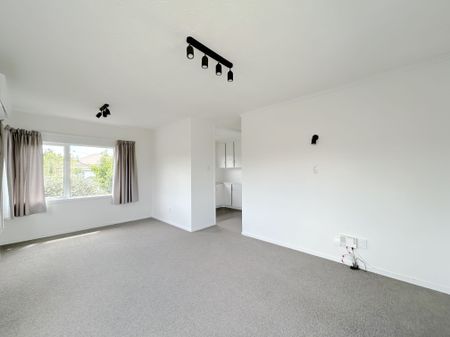 Two Bedroom Unit with Carport in Remuera - Photo 5