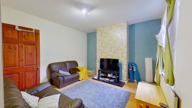 4 bedroom terraced house to rent - Photo 1