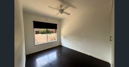 Excellent Location - Photo 2