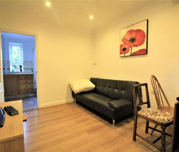4 bedroom semi-detached house to rent - Photo 1