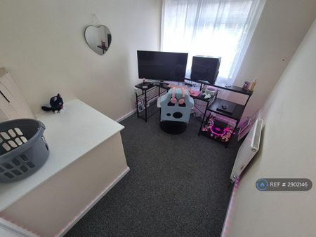 3 bedroom terraced house to rent - Photo 4