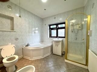 5 bedroom house to rent - Photo 1