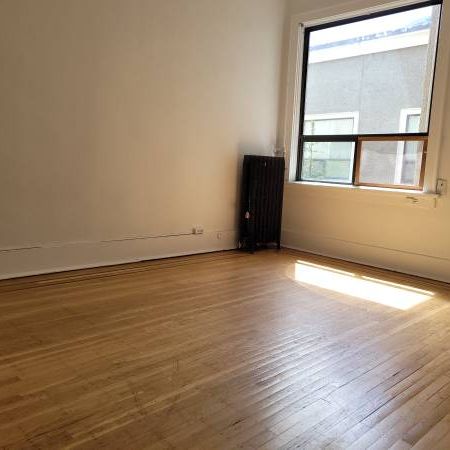 SOUTH GRAVILLE - Laurelhurst STUDIO - Photo 1