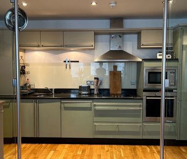 2 Bed Flat, Hove, BN3 - Photo 2