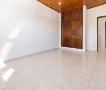 Arrenda-se moradia renovada T3 em Azeitão, Setúbal. - Foto 1