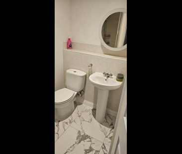 Room in a Shared Flat, Carpathia Drive, SO14 - Photo 1
