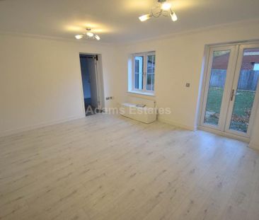 4 bedroom link detached house to rent - Photo 1