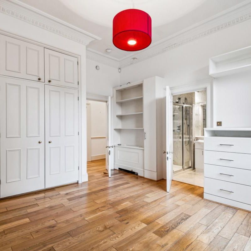 3 bedroom flat in South Kensington - Photo 1