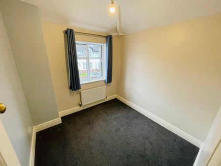 3 Bedroom Semi-Detached House, Chester - Photo 5