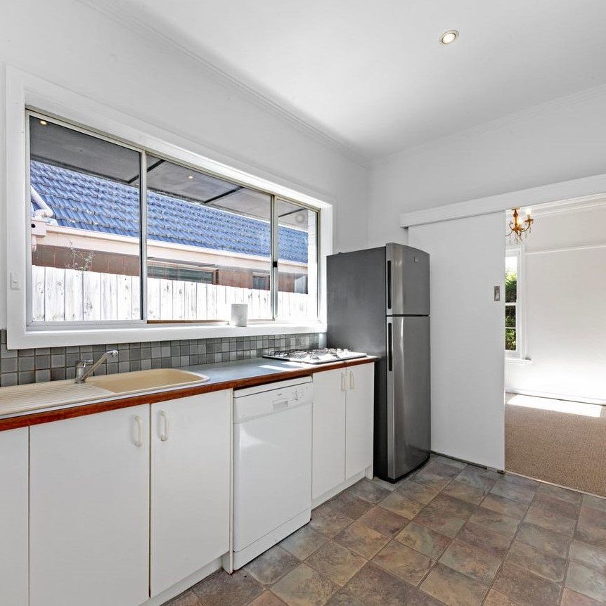 For Lease – Light-Filled Family Home in a Leafy Beaumaris Pocket - Photo 1