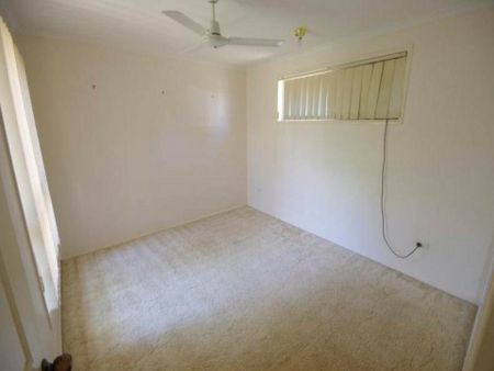 SPACIOUS, LOW-MAINTENANCE LIVING WITH LARGE YARD � IDEAL AVOCA FAMILY HOME - Photo 3