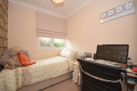 Lewis Close, ., Shenfield - Photo 5