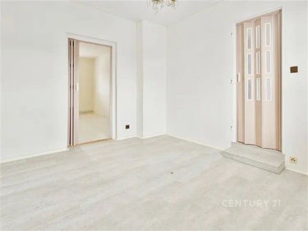 Menší byt 2+1 (38 m - Photo 3